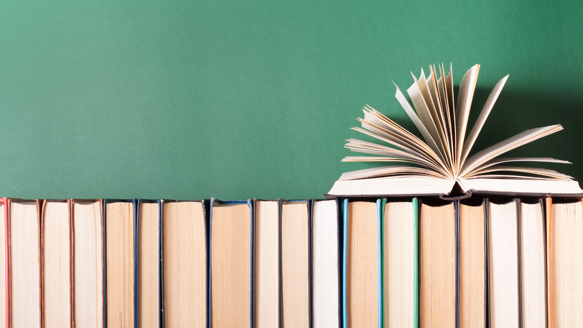 Self-Publishing a Book vs. Traditional Publishing: Everything an Author Needs to Know